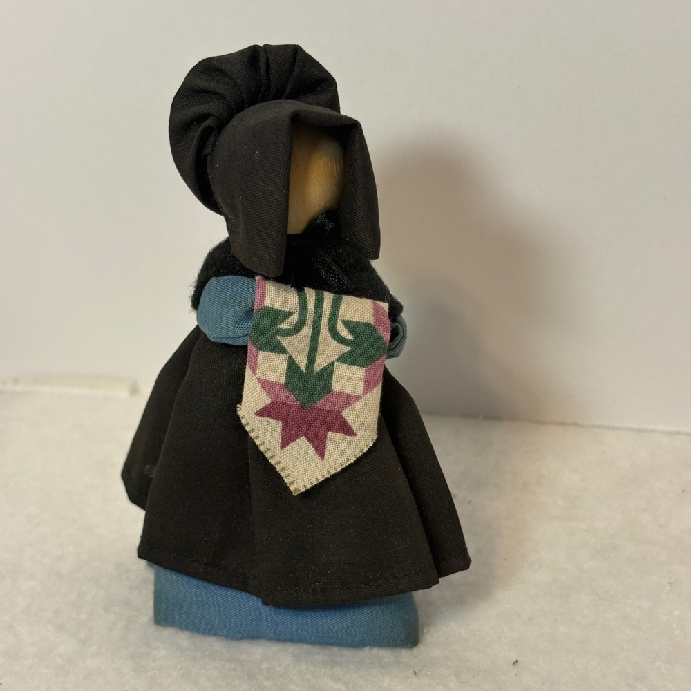 Vintage 1996 Robin Signed Amish Wood Peg Doll Folk Art Handmade 5 Inch